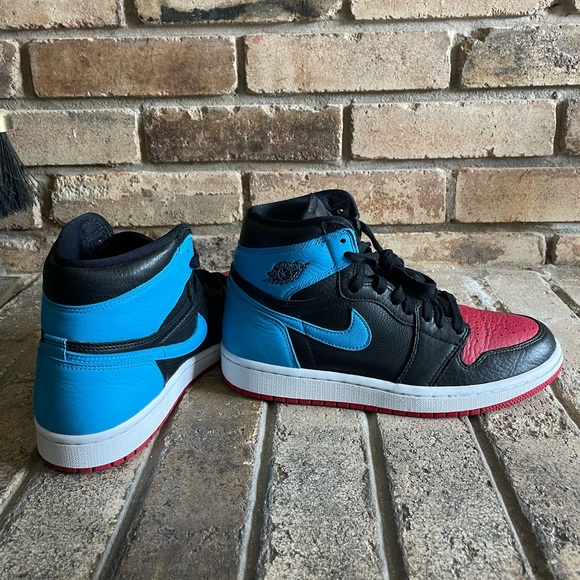 Wmns leather Air Jordan 1 High OG ‘UNC To Chicago’ - Picture 6 of 6